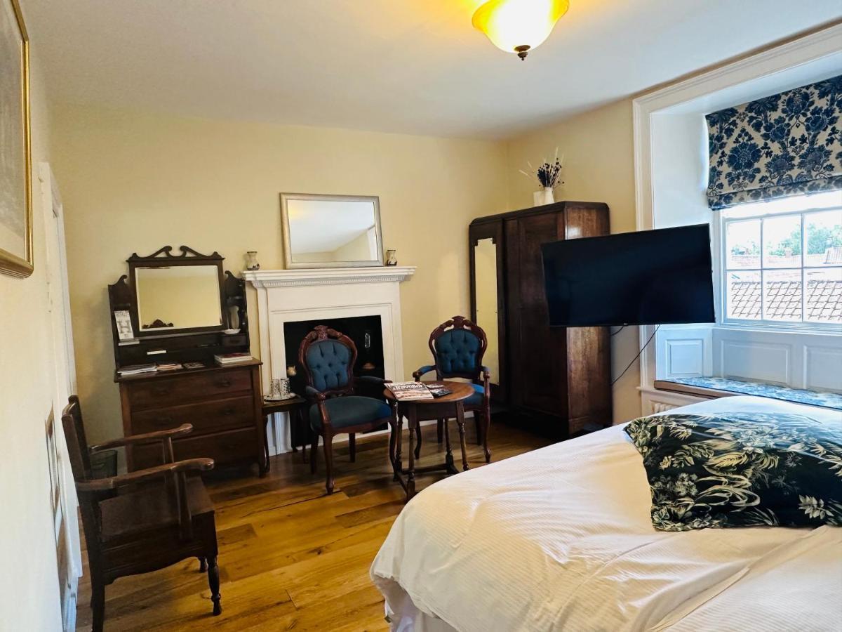 Porters Coffee Shop And B&B 赫尔姆斯利 外观 照片