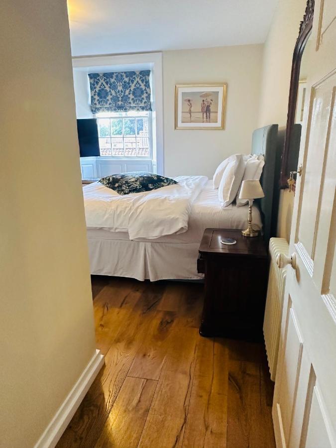Porters Coffee Shop And B&B 赫尔姆斯利 外观 照片